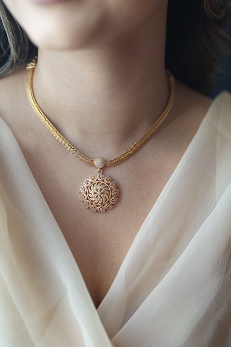 Heritage white stone gold plated short necklace H9010