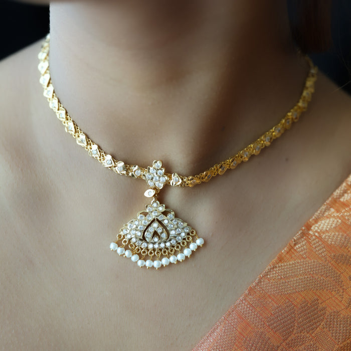 Heritage gold plated white stone short necklace H754