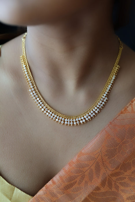 Heritage gold plated white stone short necklace H3891