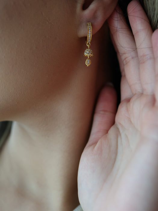 Heritage gold plated white stone hoop earrings HD20783