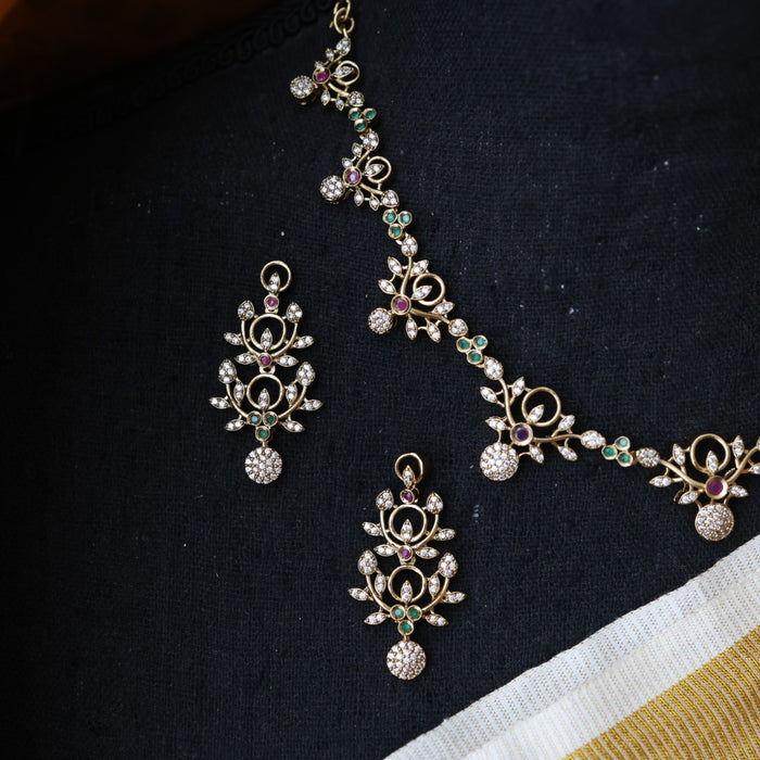Antique short necklace with earrings TTS47889
