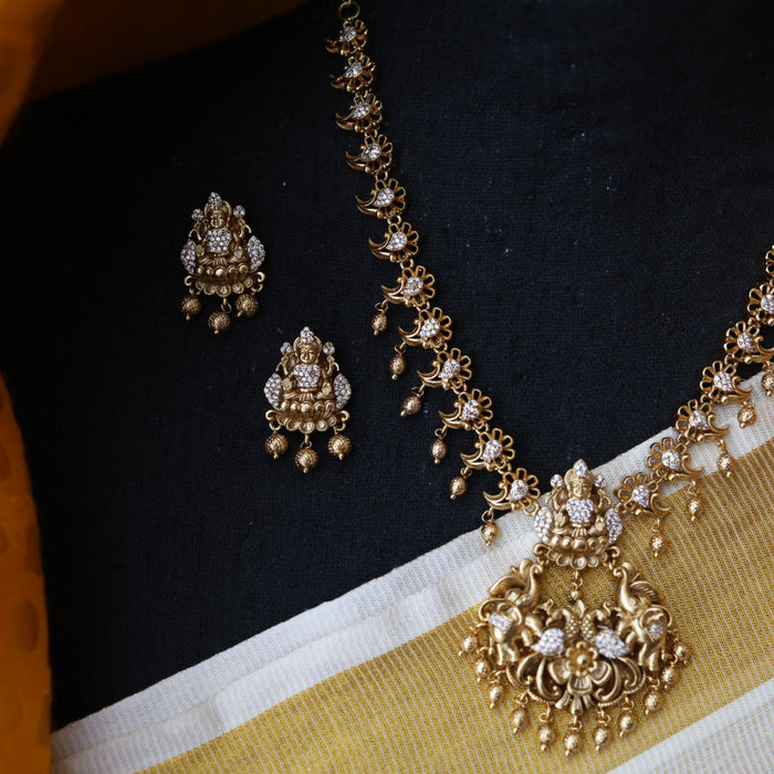 Antique white stone short necklace with earrings TTS43544
