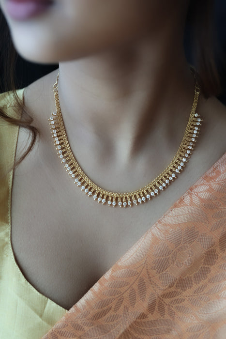 Heritage gold plated white stone short necklace H5801