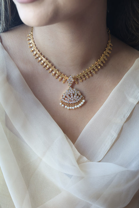 Heritage gold plated short necklace H222