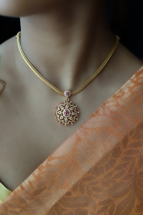 Heritage gold plated ruby white stone short necklace H643