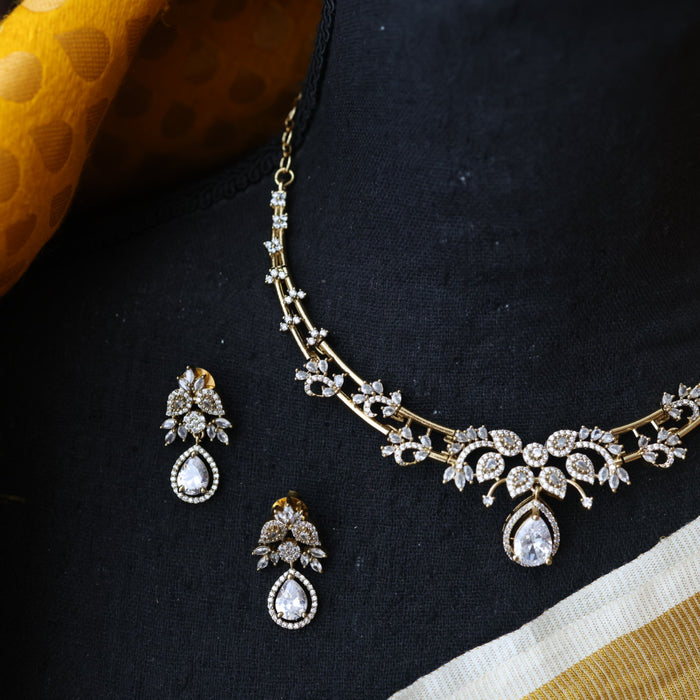 Antique white stone short necklace with earrings TTS45562