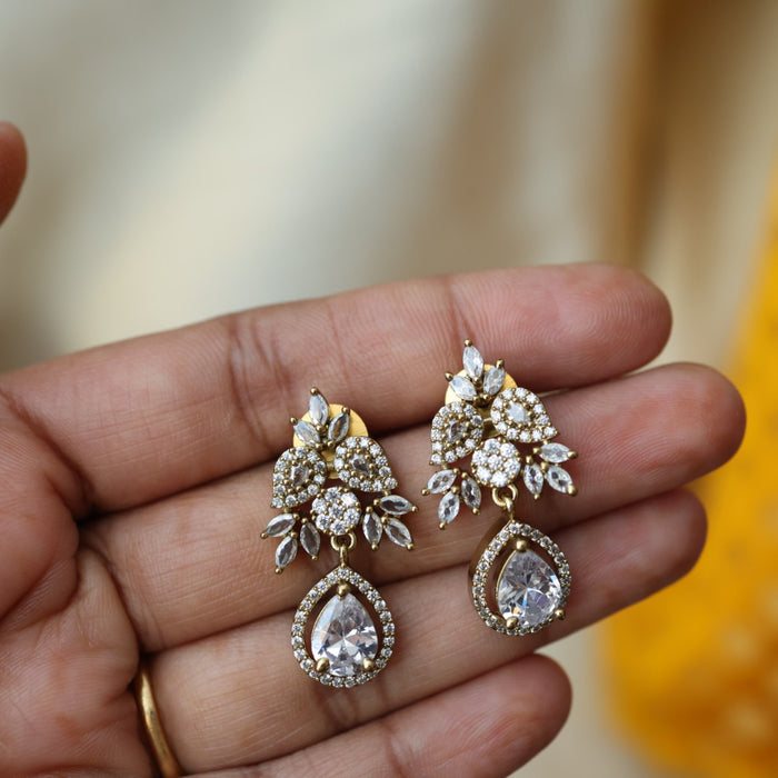 Antique white stone short necklace with earrings TTS45562