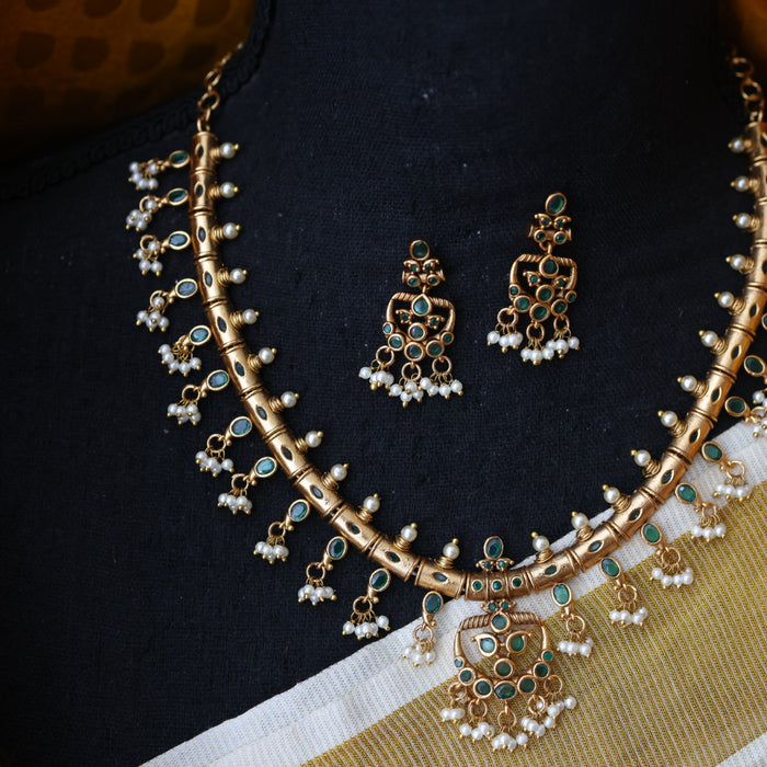 Antique green stone short necklace and earrings SS110166