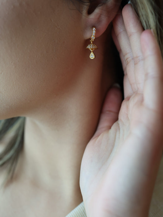 Heritage gold plated white stone hoop earrings HD512