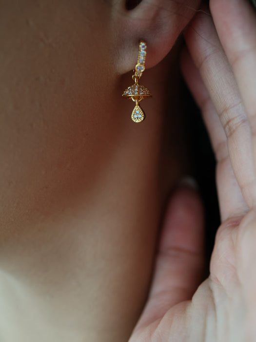 Heritage gold plated white stone hoop earrings HD512