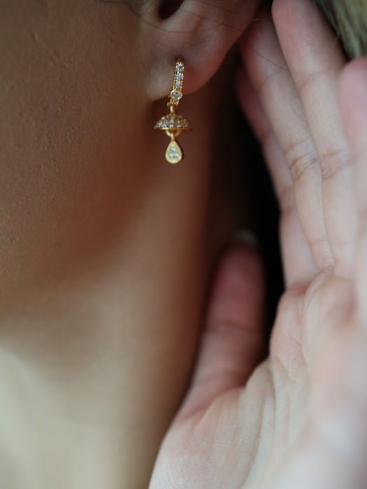 Heritage gold plated white stone hoop earrings HD512