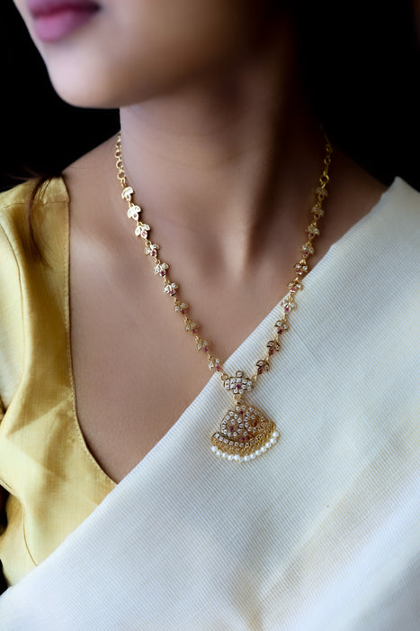 Heritage gold plated white stone short necklace H8034