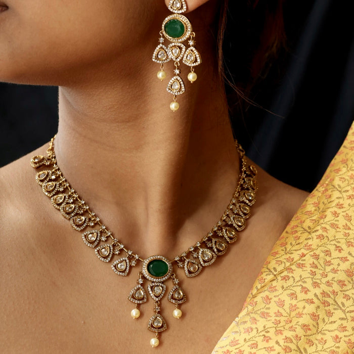 Antique green stone short necklace and earrings SS10322