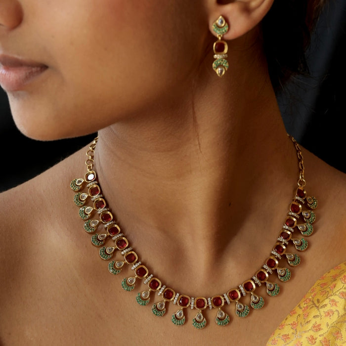 Antique green stone short necklace and earrings SS10116