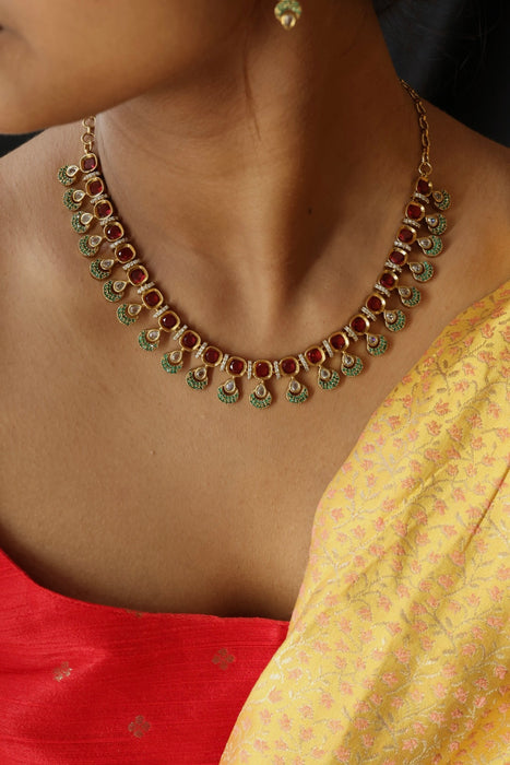 Antique green stone short necklace and earrings SS10116