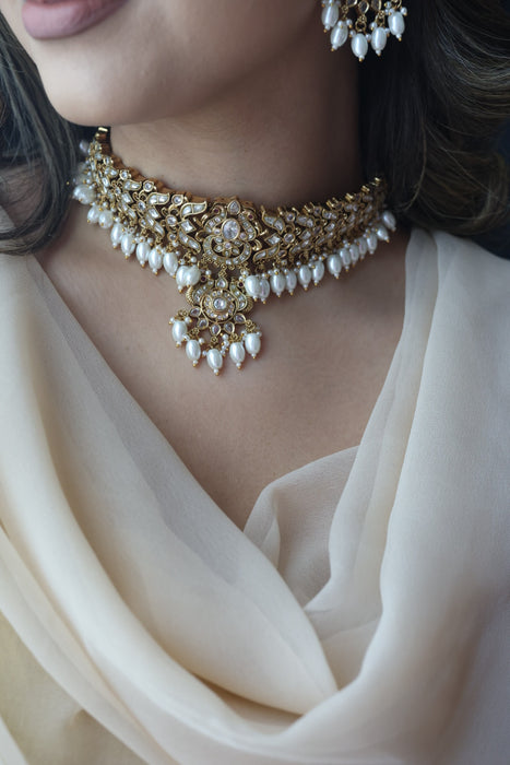 Antique white stone choker necklace and earrings CCB26732