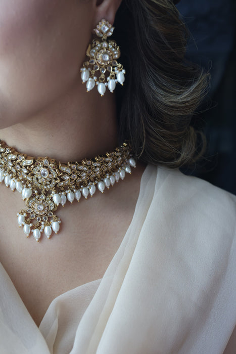 Antique white stone choker necklace and earrings CCB26732