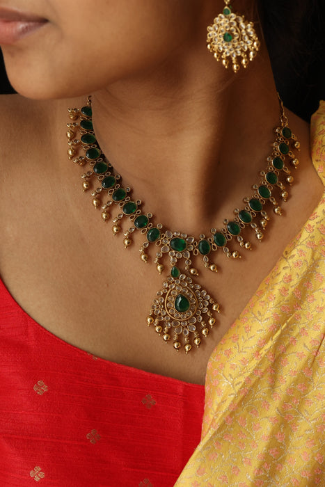 Antique green stone short necklace with earrings SS11626