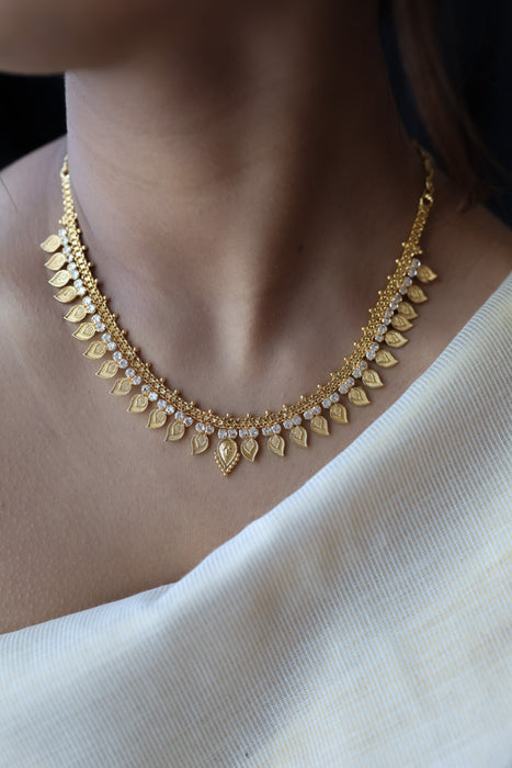 Heritage gold mango short necklace and earrings H679