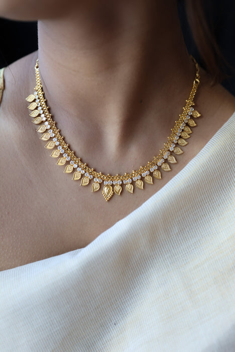 Heritage gold mango short necklace and earrings H679