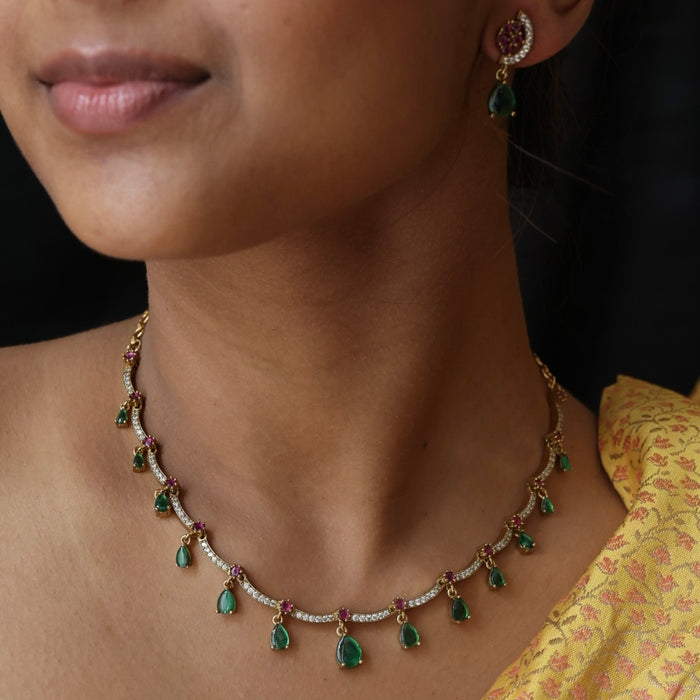 Antique green stone short necklace and earrings SS10153