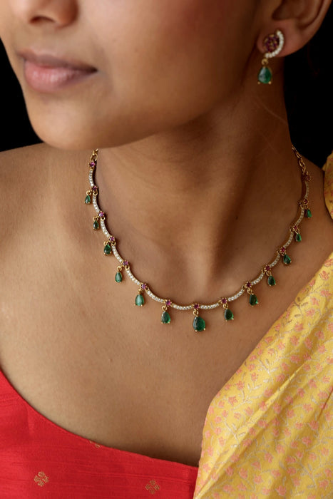Antique green stone short necklace and earrings SS10153