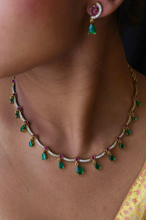 Antique green stone short necklace and earrings SS10153