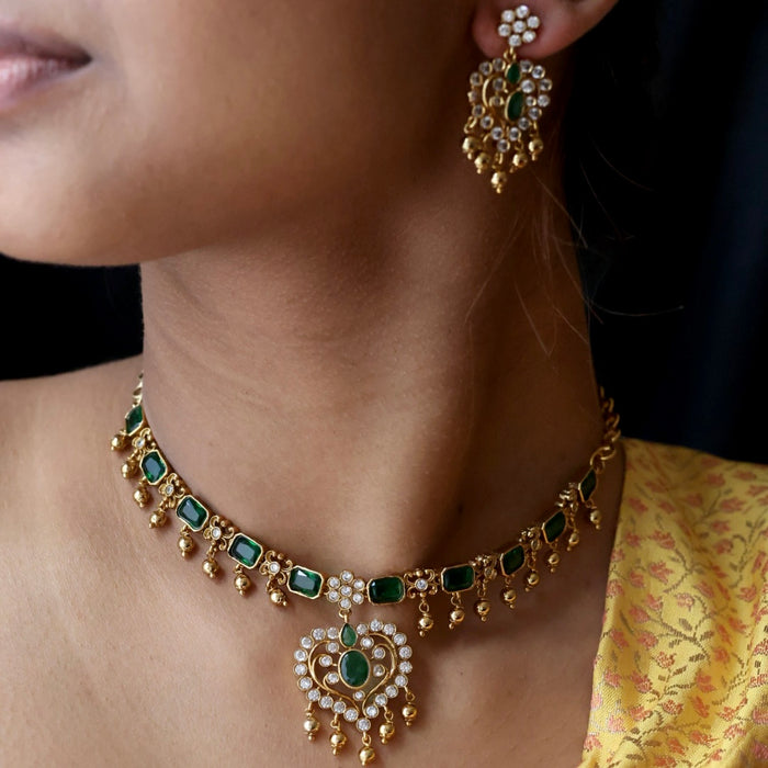 Antique green stone short necklace and earrings SS12334