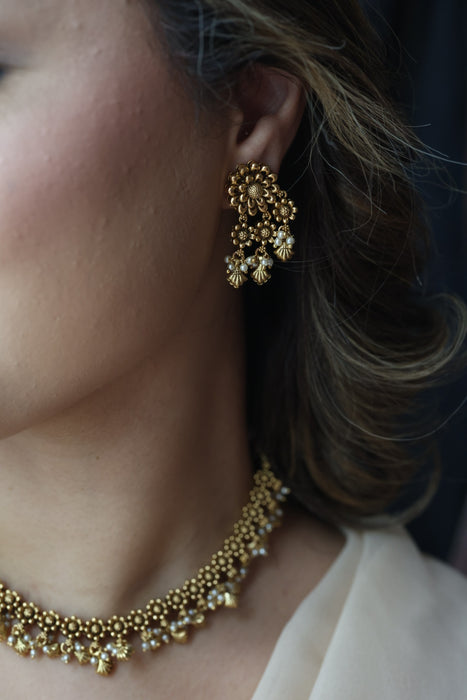 Antique gold short necklace and earrings G11893