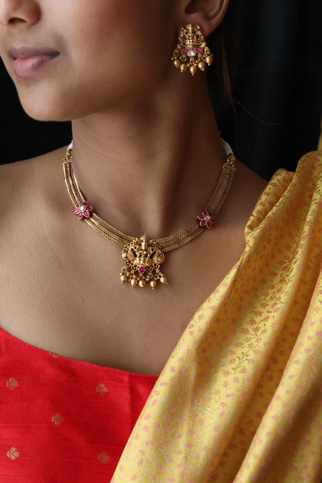 Antique gold short necklace with earrings G7656