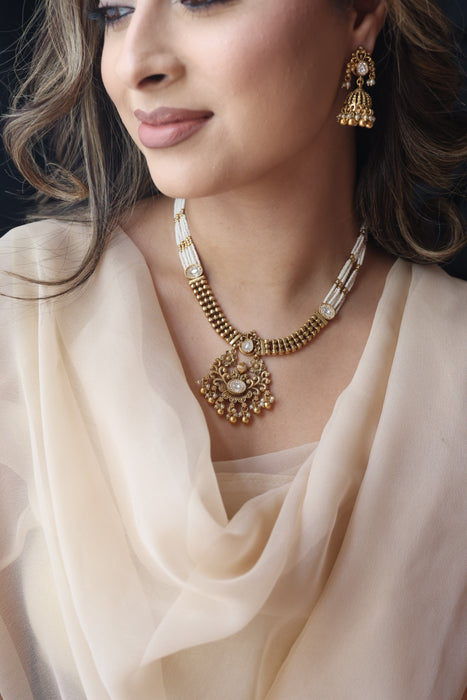 Antique gold short necklace and earrings G1782
