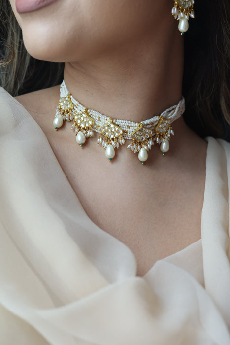 Kundan white stone and pearl choker necklace with earrings MS2334