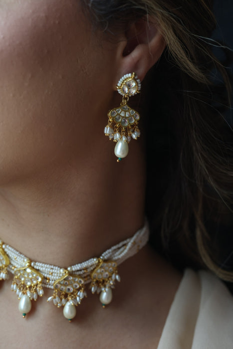 Kundan white stone and pearl choker necklace with earrings MS2334
