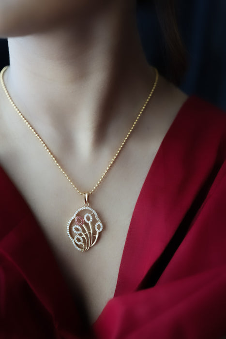 Heritage gold plated pendant with chain HC009