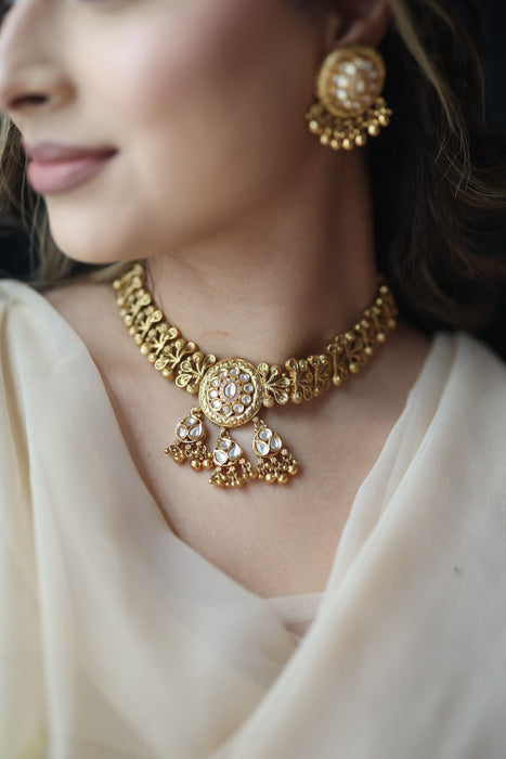 Antique gold choker necklace and earrings G1527