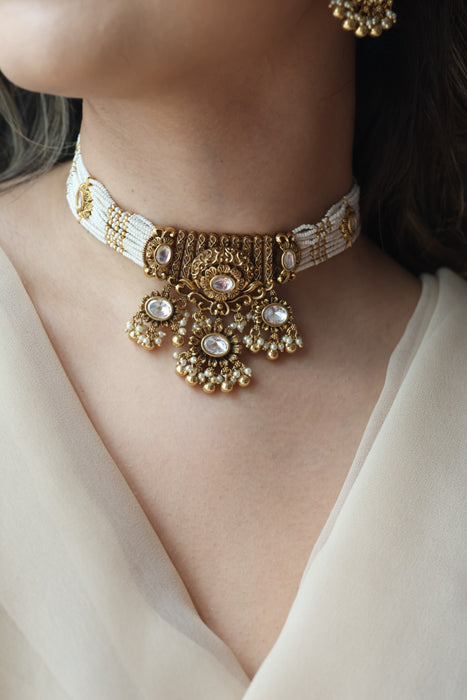 Antique gold choker necklace and earrings G18893