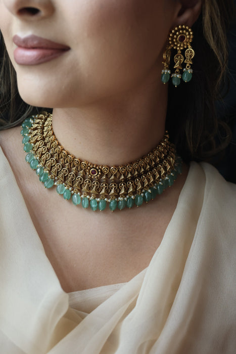 Antique gold green bead short necklace with earrings CCB26733
