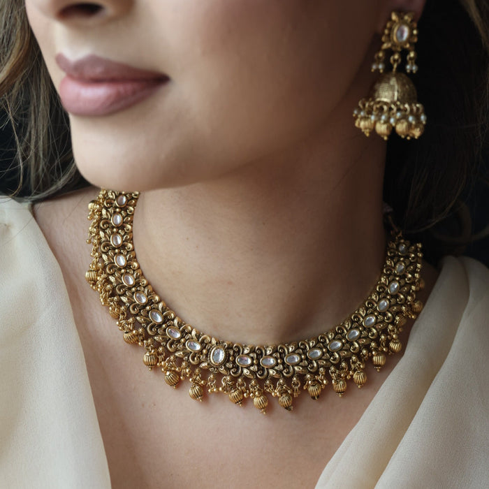 Antique gold and pearl short necklace with earrings G16123