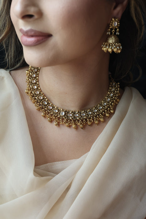 Antique gold and pearl short necklace with earrings G16123