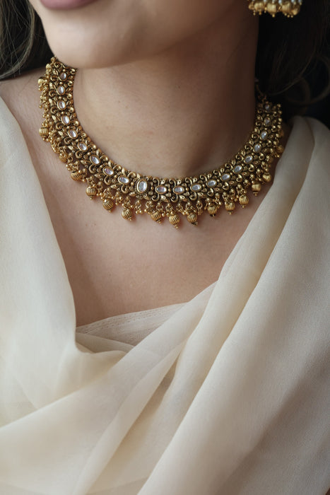 Antique gold and pearl short necklace with earrings G16123