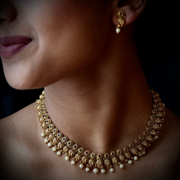 Antique gold and pearl short necklace and earrings SS108201