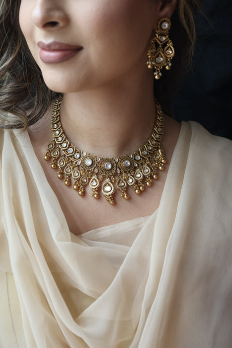Antique gold short necklace with earrings G16729