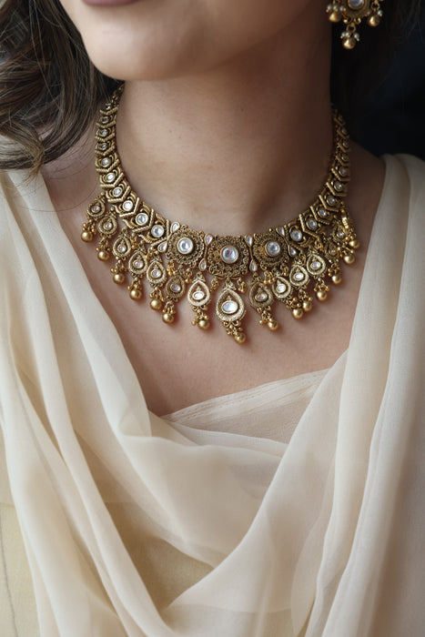Antique gold short necklace with earrings G16729