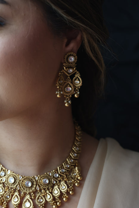 Antique gold short necklace with earrings G16729