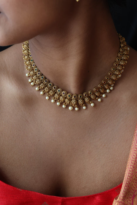 Antique gold and pearl short necklace and earrings SS108201