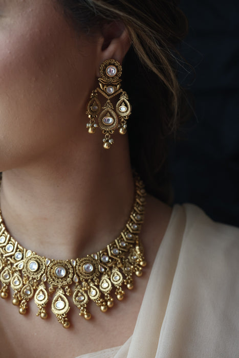 Antique gold short necklace with earrings G16729