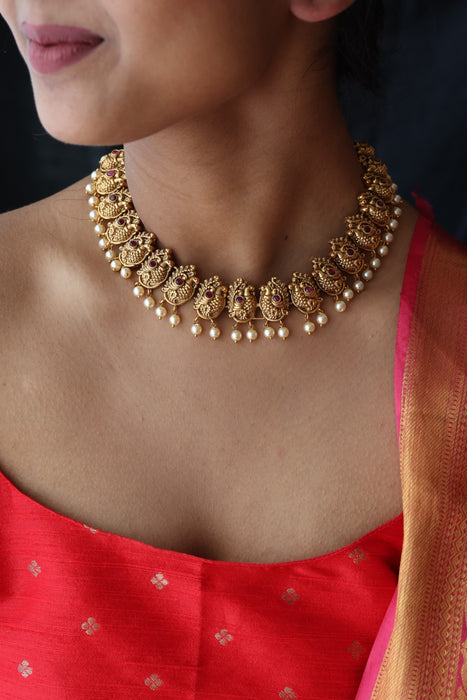 Antique gold and pearl short necklace with earrings SS100642