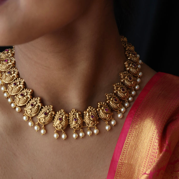 Antique gold and pearl short necklace with earrings SS100642