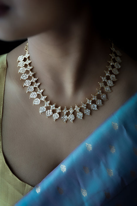 Heritage gold plated mango short necklace H642