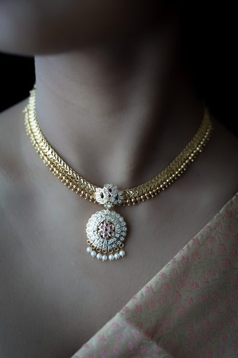 Heritage gold plated short necklace H4335